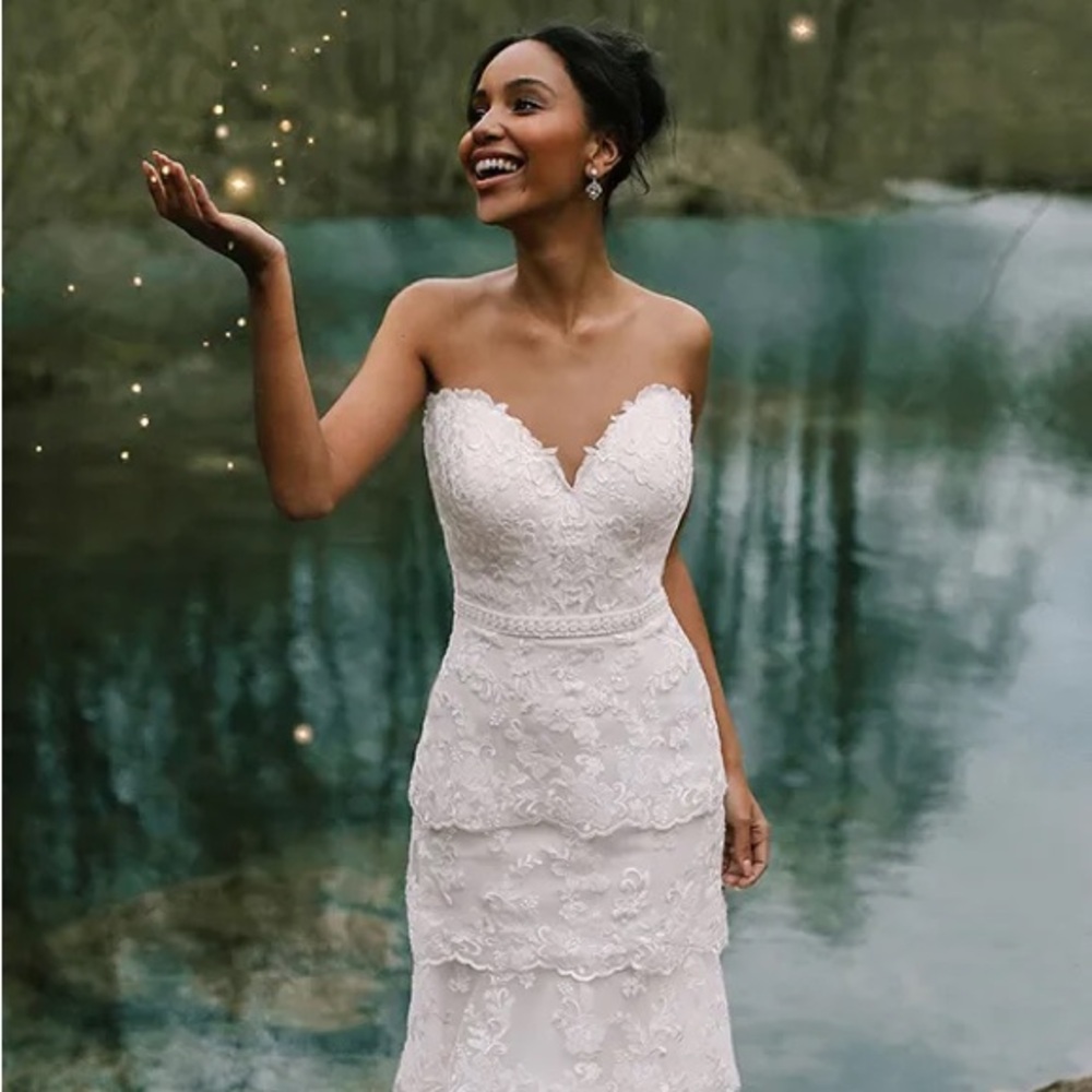 Allure Disney collection Tiana wedding dress size 10